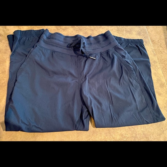 Lululemon Cropped Dancer Joggers - Picture 1 of 3